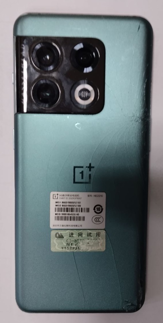 Мобильные терминалы, наушники, зарядное устройство